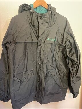 Vintage Columbia Men's Black Raincoat - Waterproof hooded jacket